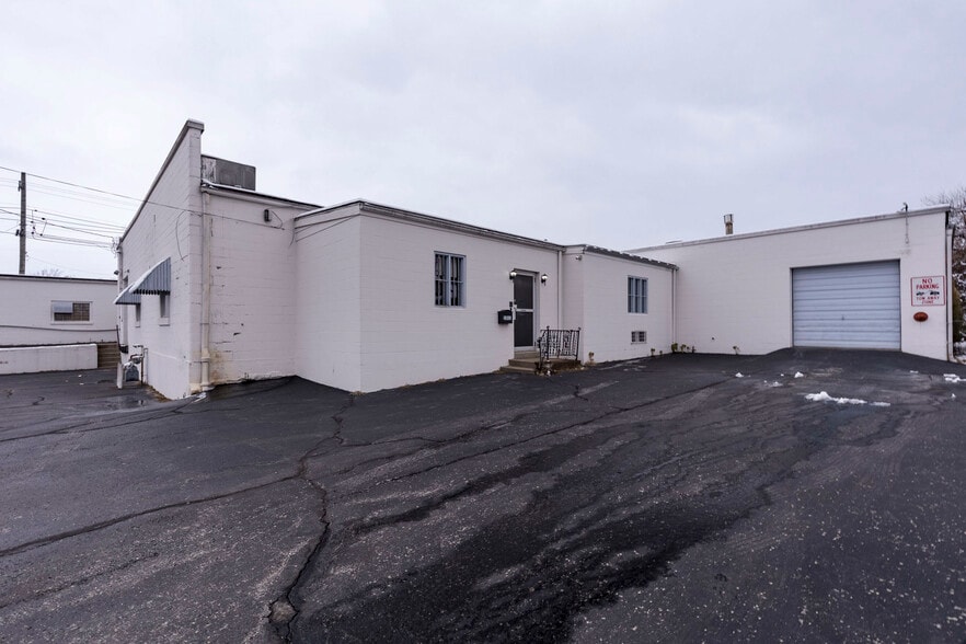 1311 Bernheim Ln, Louisville, KY for sale - Building Photo - Image 3 of 39