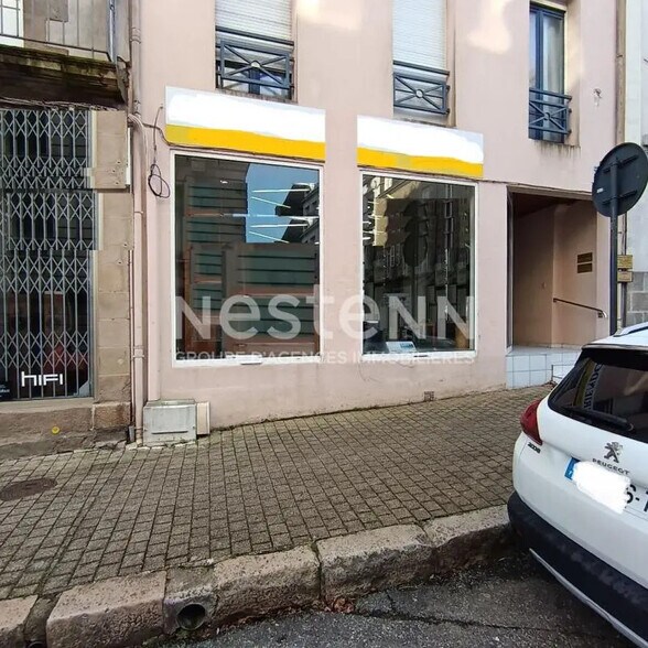 Retail in Vannes for sale - Building Photo - Image 1 of 4