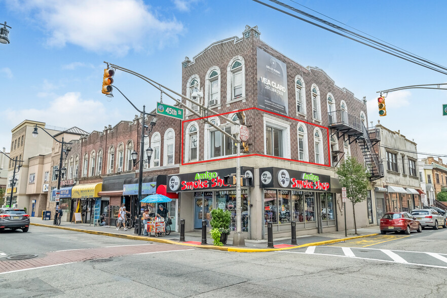 4419 Bergenline Ave, Union City, NJ for lease - Building Photo - Image 2 of 8