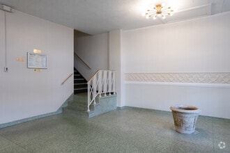 69 Pondfield Rd, Bronxville, NY for lease Lobby- Image 1 of 13