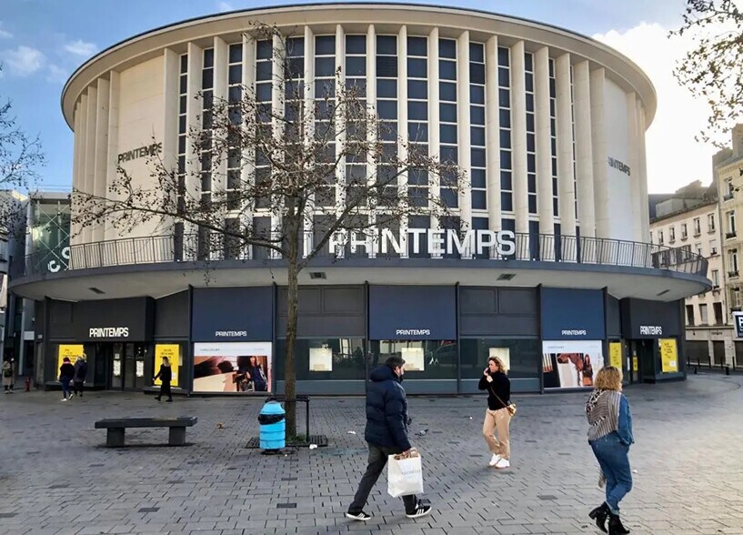 Retail in Le Havre for lease - Building Photo - Image 1 of 1