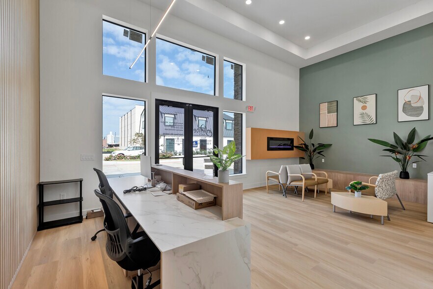 158 Bella Katy Dr, Katy, TX for lease - Interior Photo - Image 2 of 25