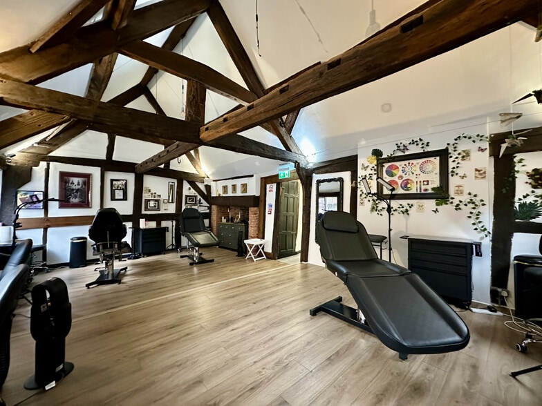 11 Fish St, Shrewsbury for sale - Interior Photo - Image 3 of 6