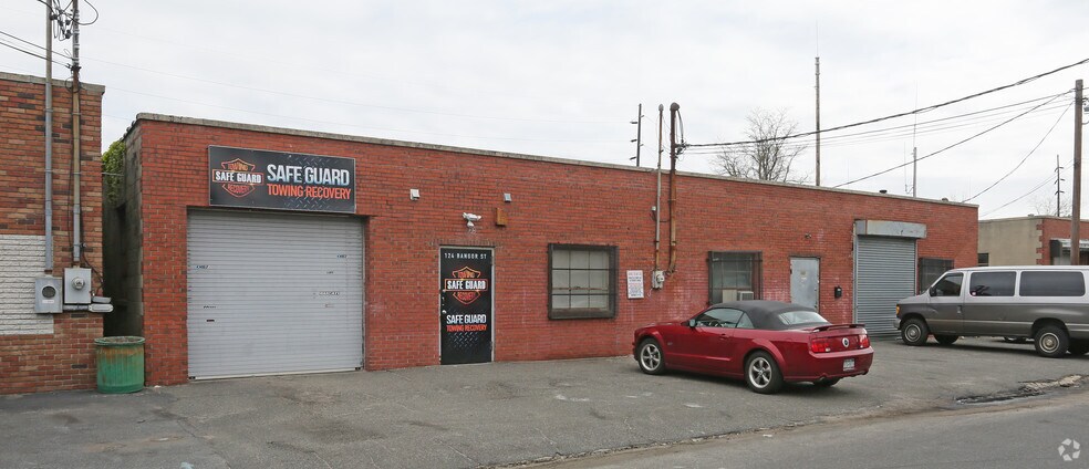 122 Bangor St, Lindenhurst, NY for sale - Primary Photo - Image 1 of 1