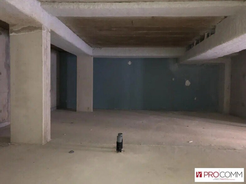 in Ivry-sur-Seine for sale - Building Photo - Image 1 of 1