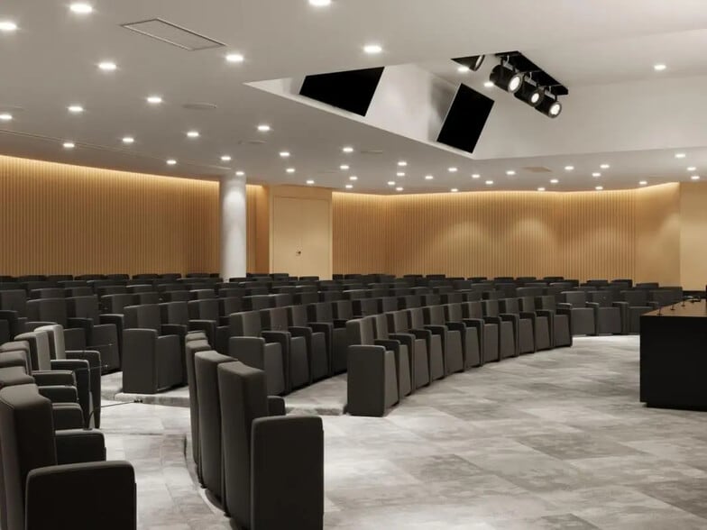 26 Rue De Montholon, Paris for lease - Building Photo - Image 1 of 6