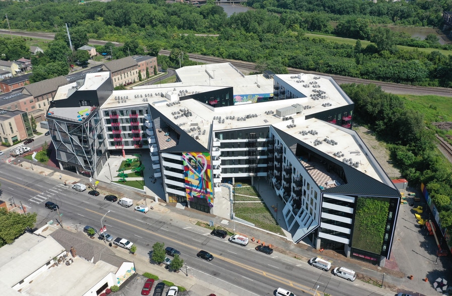 440-500 W Broad St, Columbus, OH for lease - Building Photo - Image 1 of 7