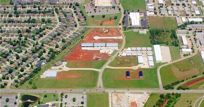 8100 Silver Crossing Xing, Oklahoma City, OK - AERIAL  map view - Image1