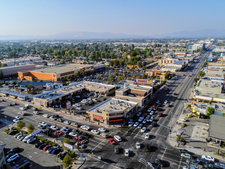 14503-14519 Sherman Way, Van Nuys, CA for lease - Building Photo - Image 2 of 4