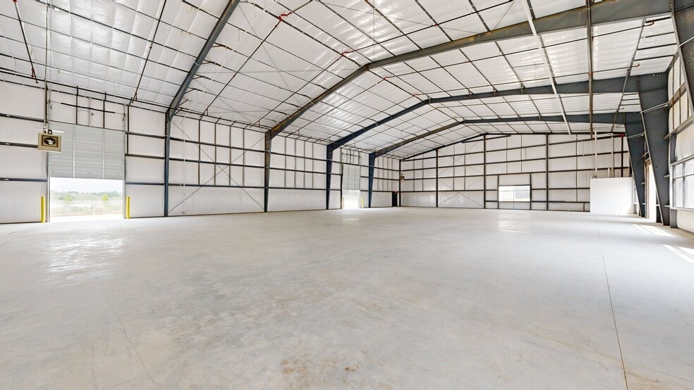 4437 Supply Ct, Austin, TX for lease - Matterport 3D Scan - Image 2 of 25
