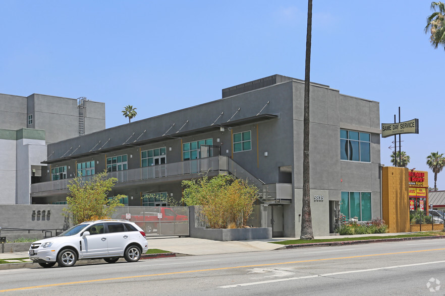 5815-5825 W Sunset Blvd, Hollywood, CA for lease - Building Photo - Image 3 of 24