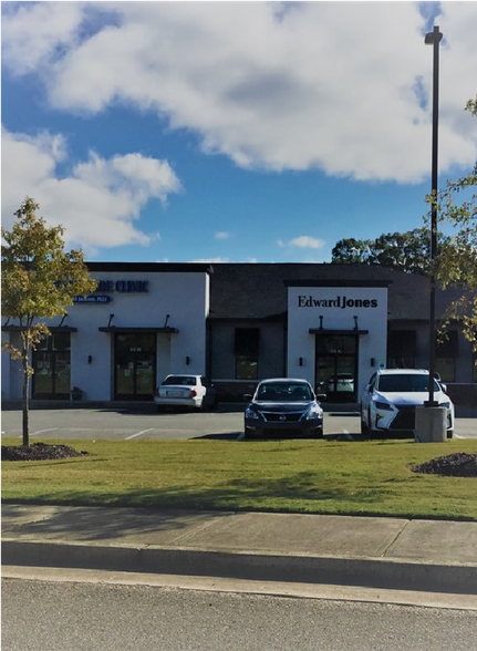 54 Exeter Rd, Jackson, TN for sale - Primary Photo - Image 1 of 1