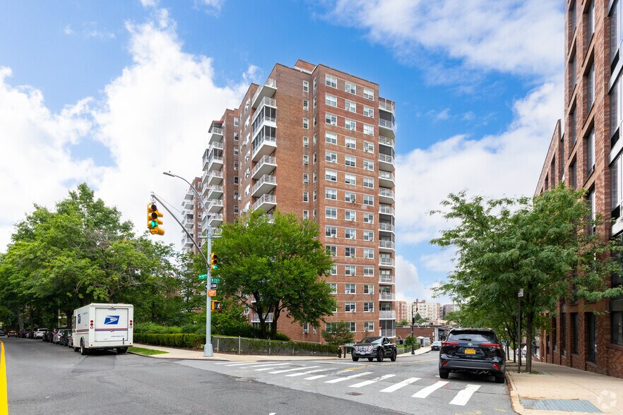 3530 Henry Hudson Pky, Bronx, NY 10463