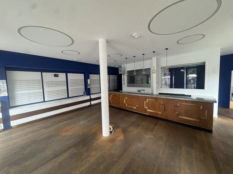Place Du Président Thomas Woodrow Wilson, Toulouse for lease - Interior Photo - Image 2 of 3