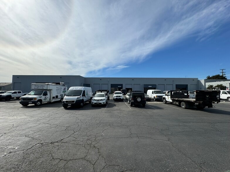 1390 E Burnett St, Signal Hill, CA for lease - Building Photo - Image 3 of 29