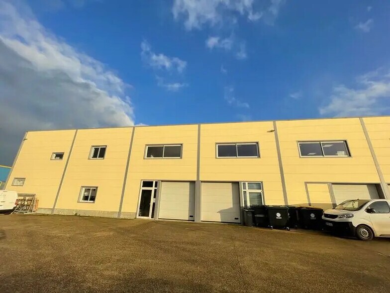 Flex in Saint-Jacques-sur-Darnétal for lease - Building Photo - Image 1 of 10