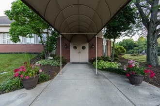 12525 Old Stone Dr, Indianapolis, IN for lease Interior Photo- Image 1 of 48