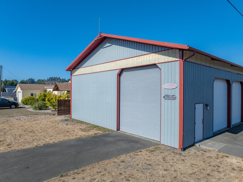 100 N 7th St, Lakeside, OR for sale - Building Photo - Image 3 of 36
