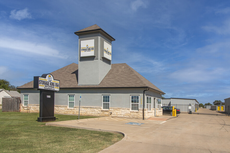 1908 Farm to Market Rd, Crowley, TX for lease - Building Photo - Image 1 of 6