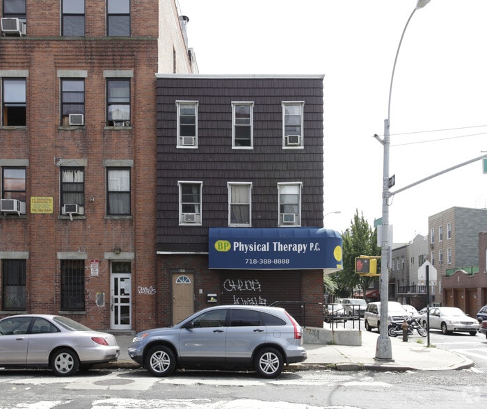 690 Metropolitan Ave, Brooklyn, NY for lease - Building Photo - Image 3 of 4
