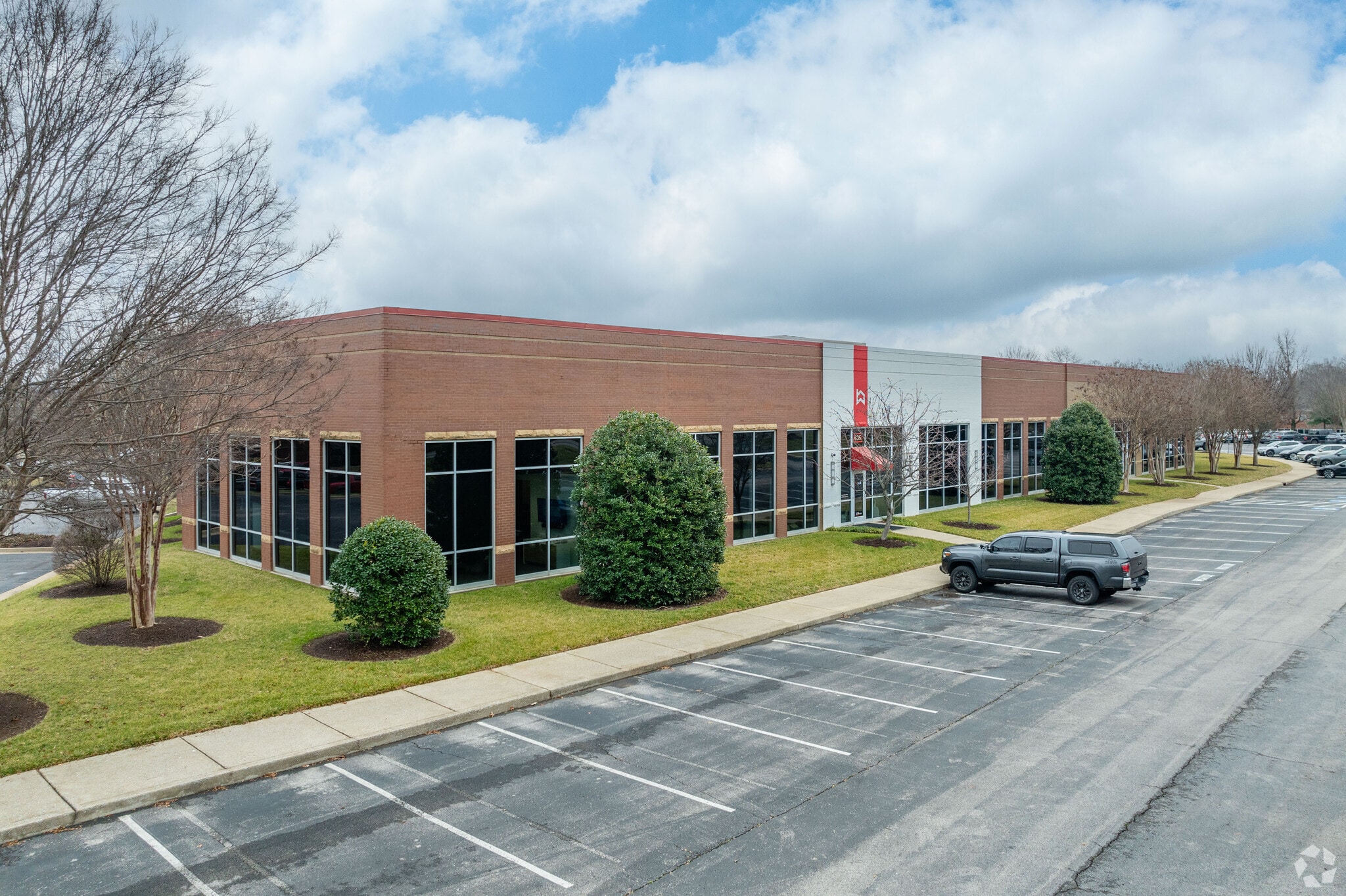 655 Grassmere Park Dr, Nashville, TN for lease Primary Photo- Image 1 of 9