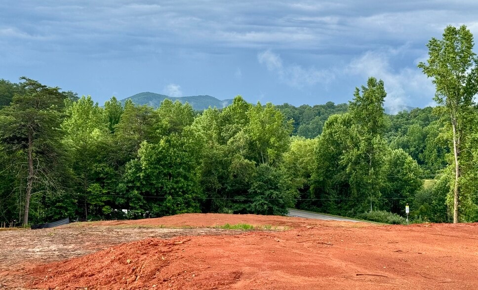 25 Caudell Dr, Cleveland, GA for sale - Building Photo - Image 2 of 9