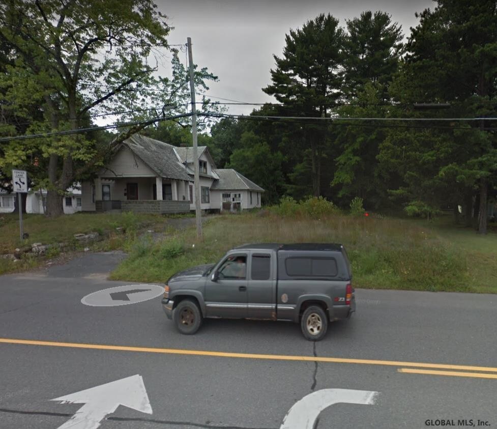 122 Saratoga Ave, South Glens Falls, NY 12803