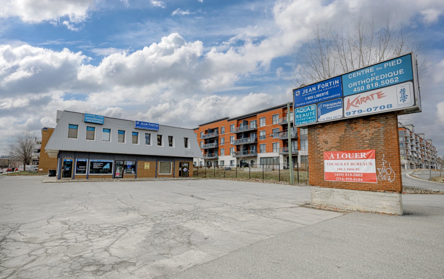 265 Boul Du Curé-Labelle, Ste-Thérèse, QC for sale Primary Photo- Image 1 of 1