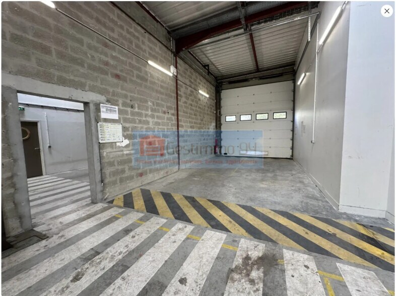 Flex in Neuilly-sur-Marne for lease - Interior Photo - Image 3 of 10