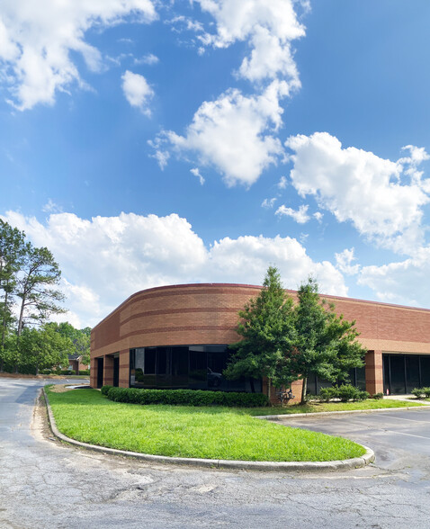 3850 Holcomb Bridge Rd, Norcross, GA for sale - Building Photo - Image 3 of 8