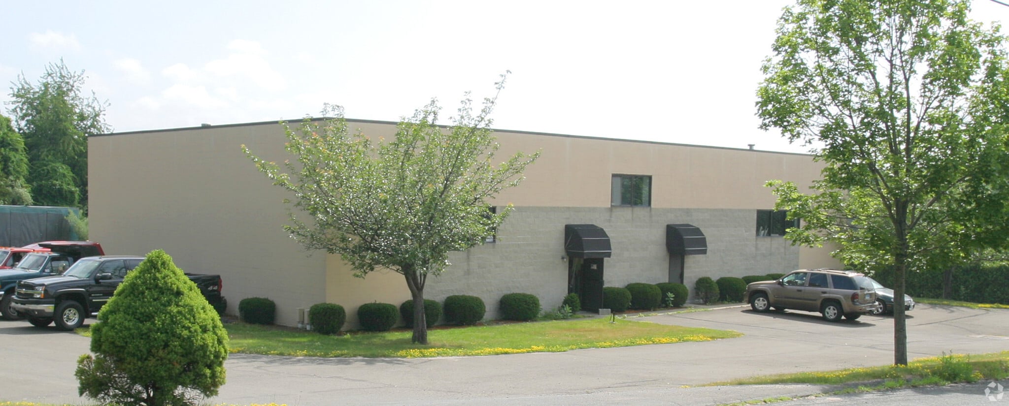 16 Commerce Cir, Durham, CT for lease Building Photo- Image 1 of 24