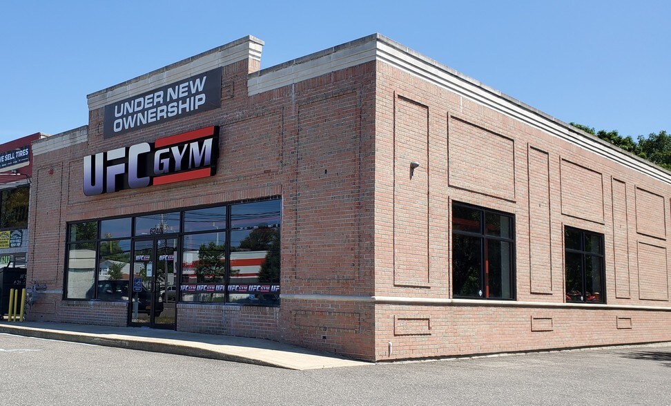 6240 Jericho Tpke, Commack, NY for sale - Building Photo - Image 1 of 1