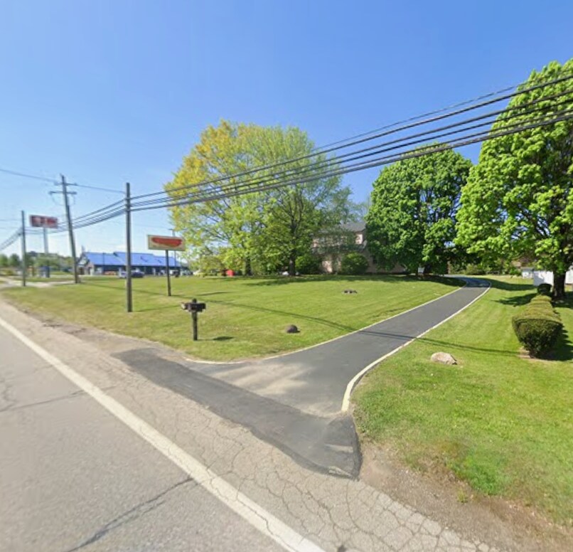 805 W Maple St, Hartville, OH for sale Building Photo- Image 1 of 1