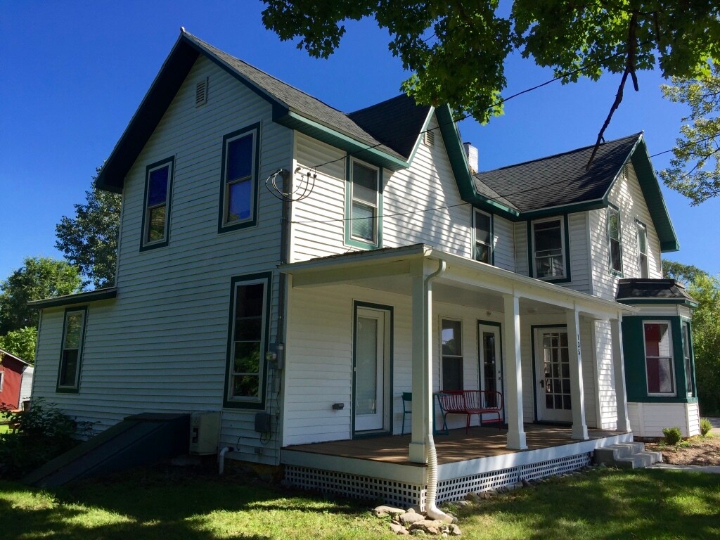 135 Ames St, Elk Rapids, MI for sale Building Photo- Image 1 of 1