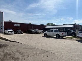 720 New Haven Ave, Aurora IL - Convenience Store