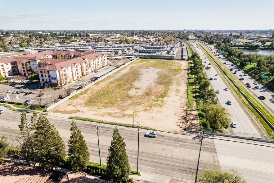 E Barstow Ave, Fresno, CA for sale - Building Photo - Image 1 of 8