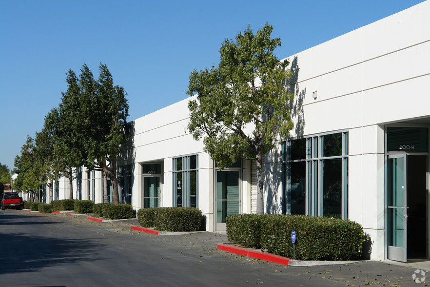 200 Technology Dr, Irvine, CA for lease - Building Photo - Image 3 of 10