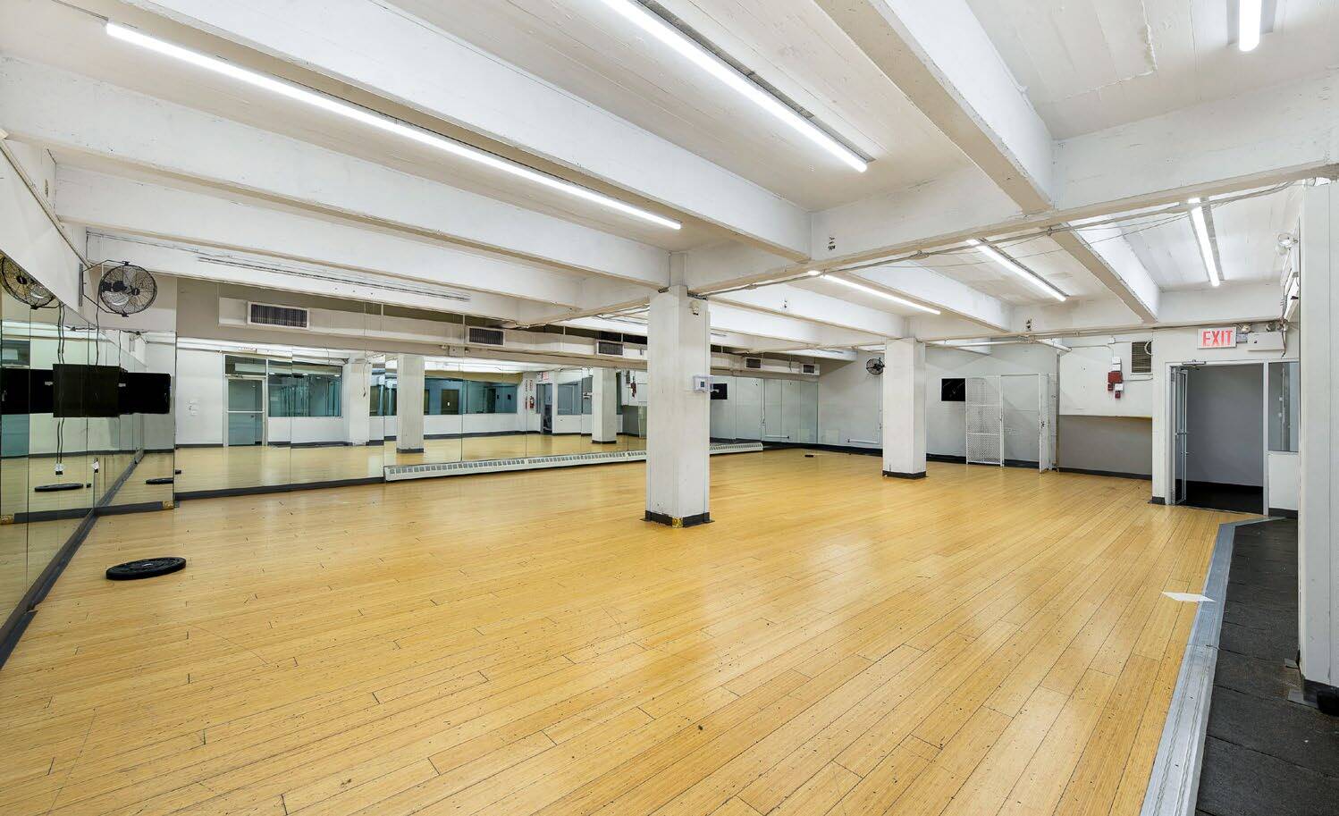 6947 Austin St, Forest Hills, NY for lease Interior Photo- Image 1 of 9