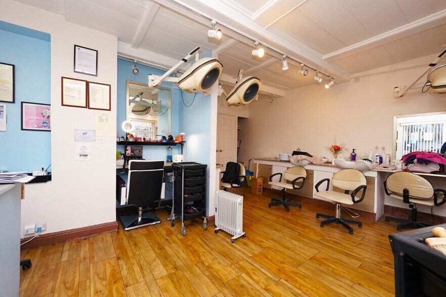 9 Market Pl, Ulverston for sale - Building Photo - Image 2 of 17