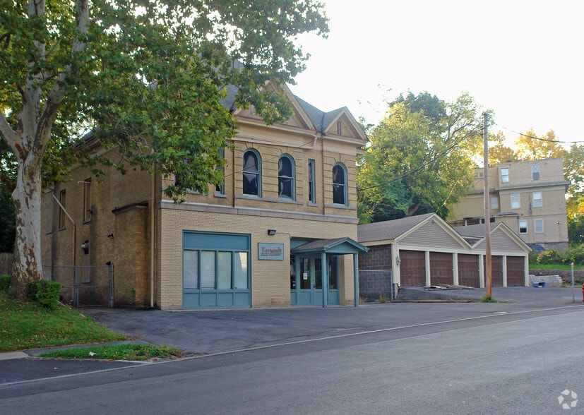 610 Oak St, Syracuse, NY for sale - Building Photo - Image 3 of 16