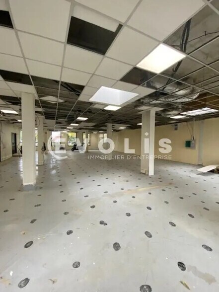 Office in Massy for lease - Building Photo - Image 3 of 12