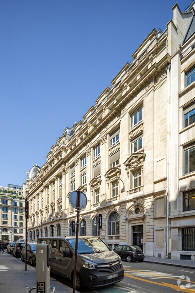 2-4 Rue Jules Lefebvre, Paris for lease - Building Photo - Image 2 of 3