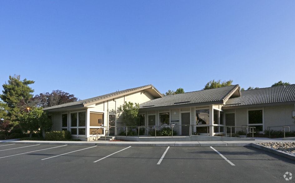 450-470 E Calaveras Blvd, Milpitas, CA for lease - Building Photo - Image 3 of 11