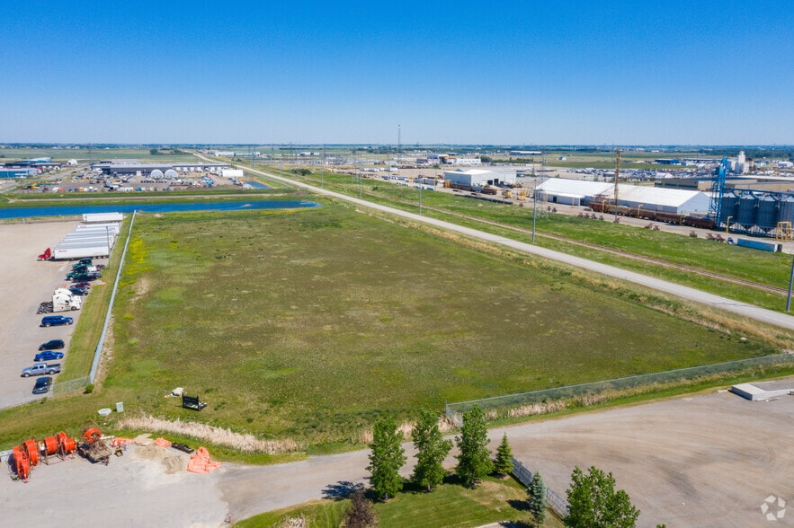 240012 Frontier Pl SE, Rocky View No 44, AB for sale - Building Photo - Image 1 of 1