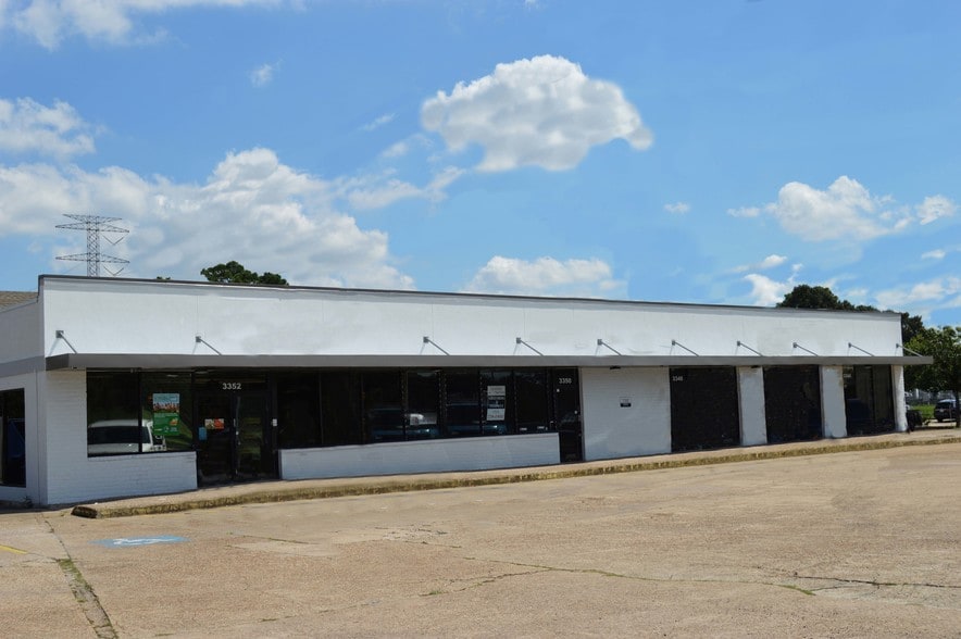 3350 E TC Jester Blvd, Houston, TX for lease - Building Photo - Image 3 of 3
