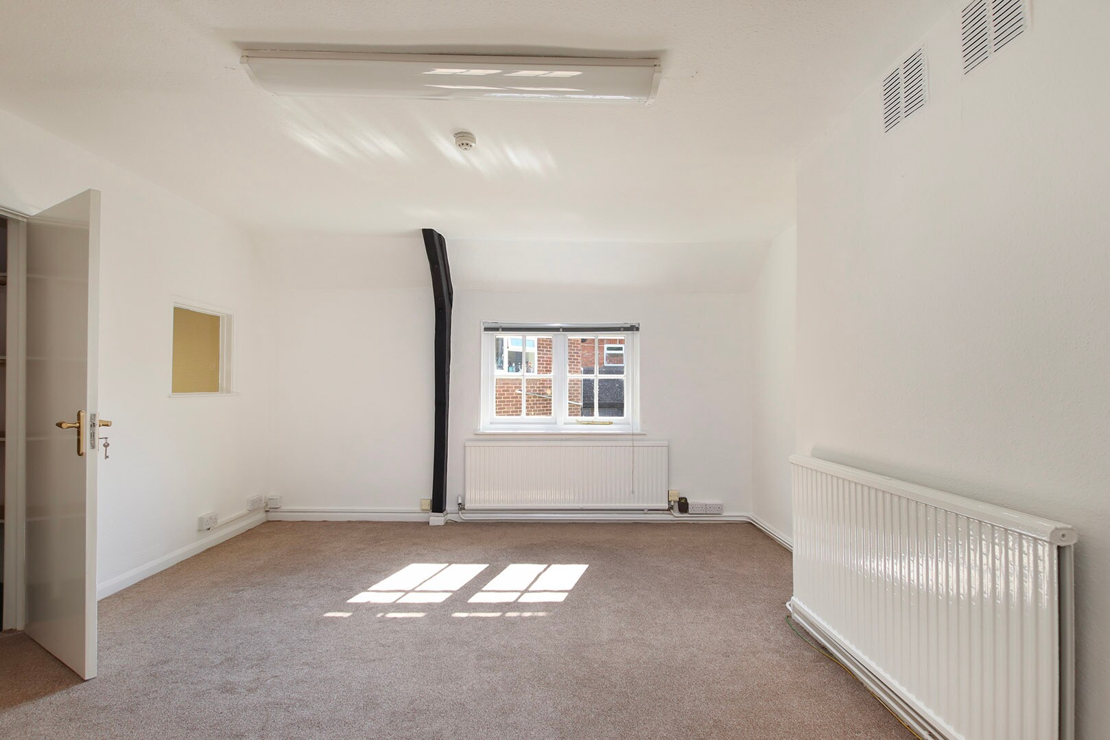 Main Rd, Farnham for lease Interior Photo- Image 1 of 3