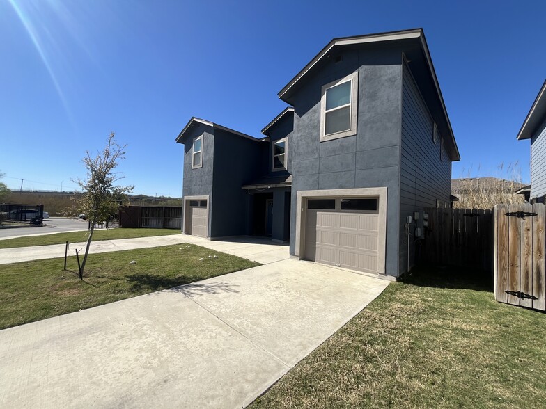 6303 Luglio Ln, San Antonio, TX for sale - Building Photo - Image 3 of 35