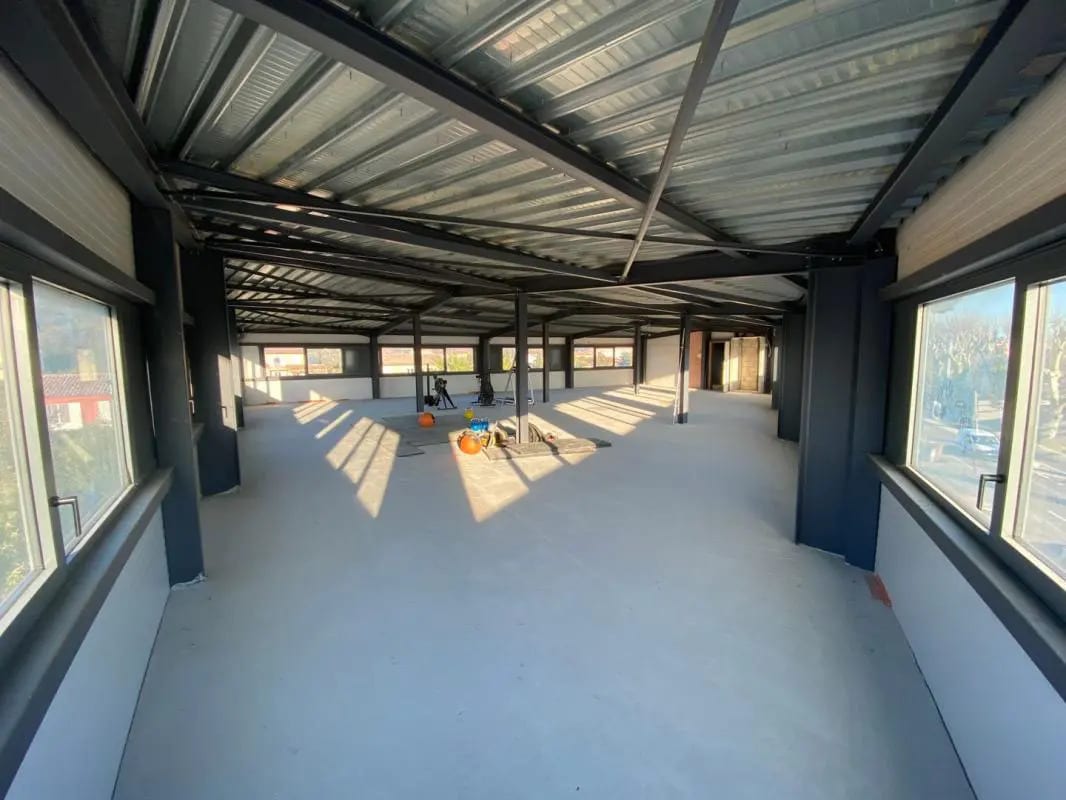 Office in Hyères for lease Interior Photo- Image 1 of 6