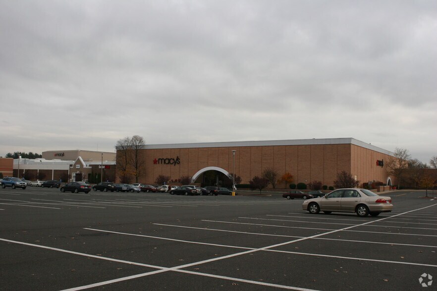 90 Elm St, Enfield, CT for sale - Primary Photo - Image 1 of 1