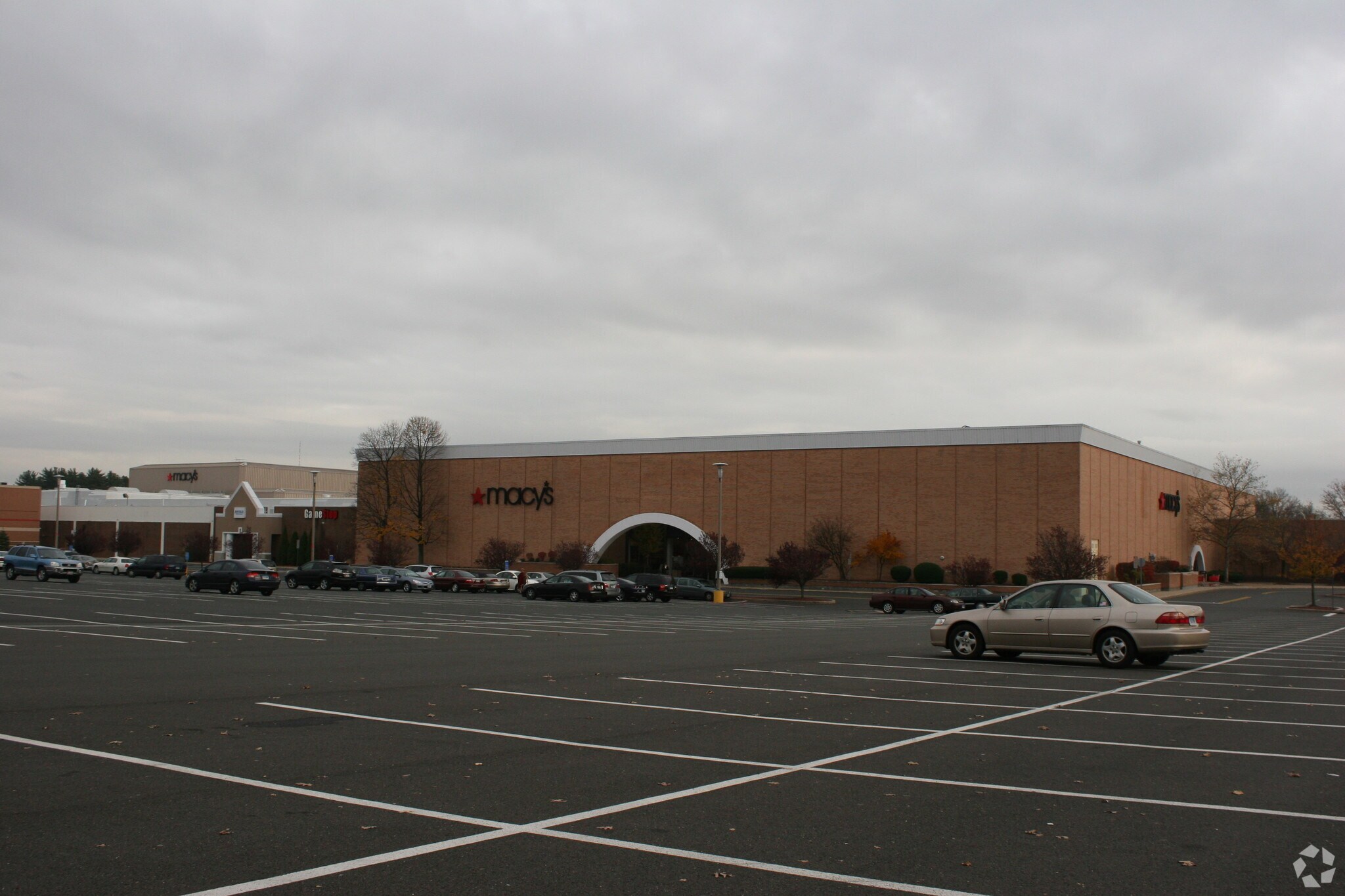 90 Elm St, Enfield, CT for sale Primary Photo- Image 1 of 1